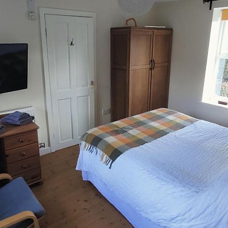 Private Annex To Victorian Villa, With Kitchen And Free Parking Todmorden Eksteriør bilde